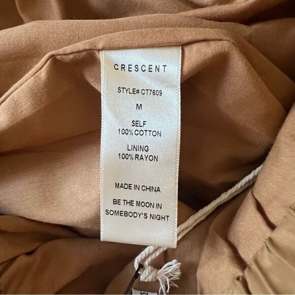 🆕 2 pc Set Cresent Button Down and Shorts Set size M - Picture 10 of 13